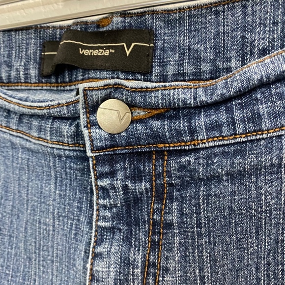 Venezia Plus Jeans - Picture 3 of 7